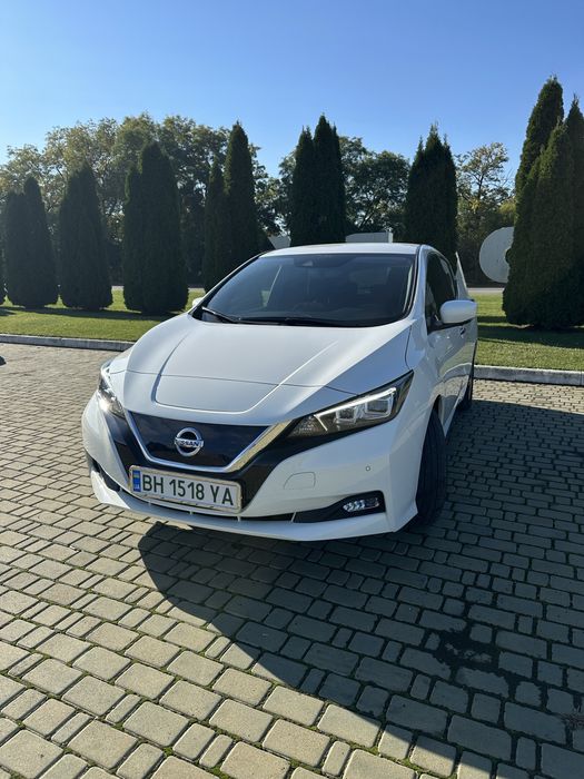 Продам Nissan Leaf 2021