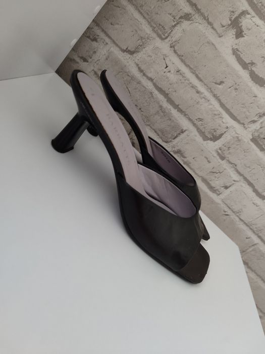 Босоніжки жіночі