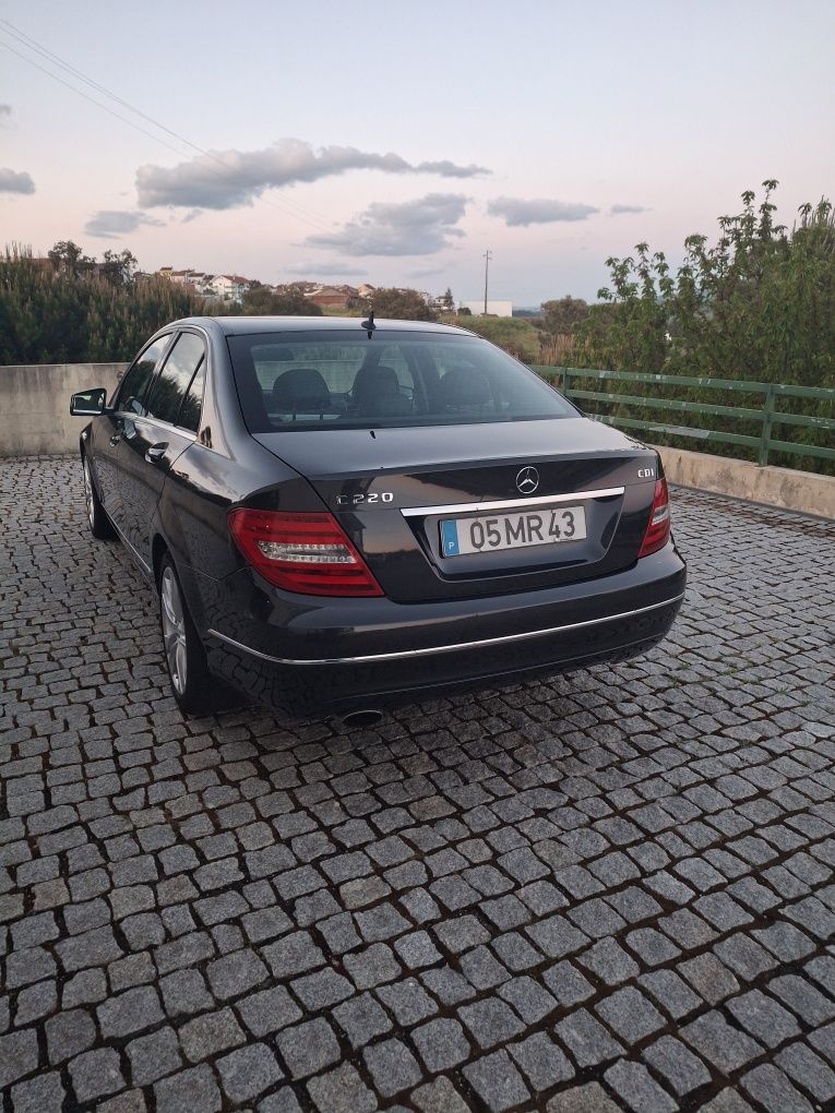 Mercedes-Benz C 220 CDi Avantgarde BlueEfficiency Aut. Nacional
