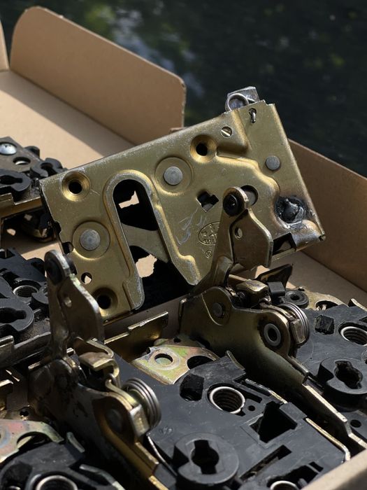 Замок задніх дверей реставрація  Пежо експерт Скудо джампі scudo