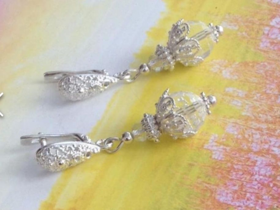 Срібло і гірський кришталь -ніжна елегантність