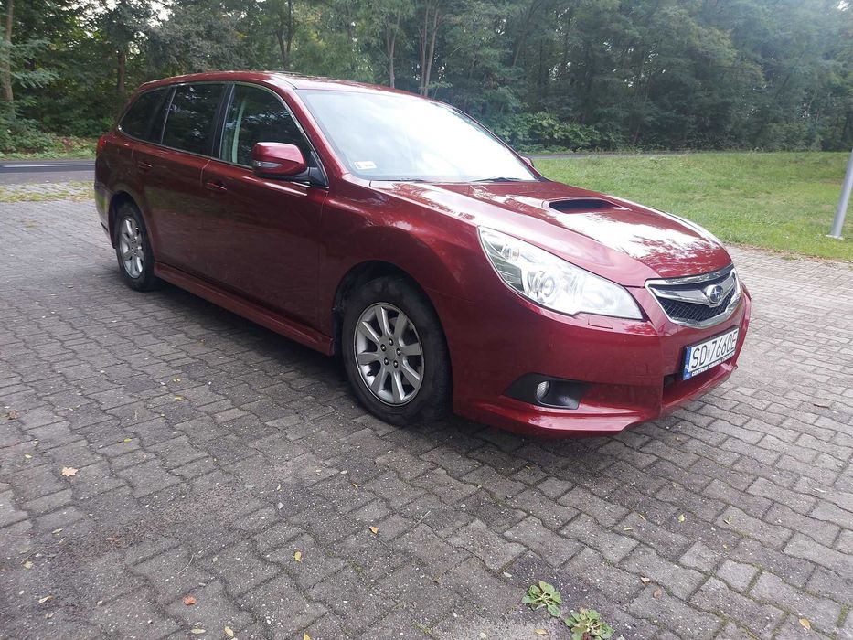 Subaru Legacy 2.0 Navi Comfort w perłowym czerwonym kolorze