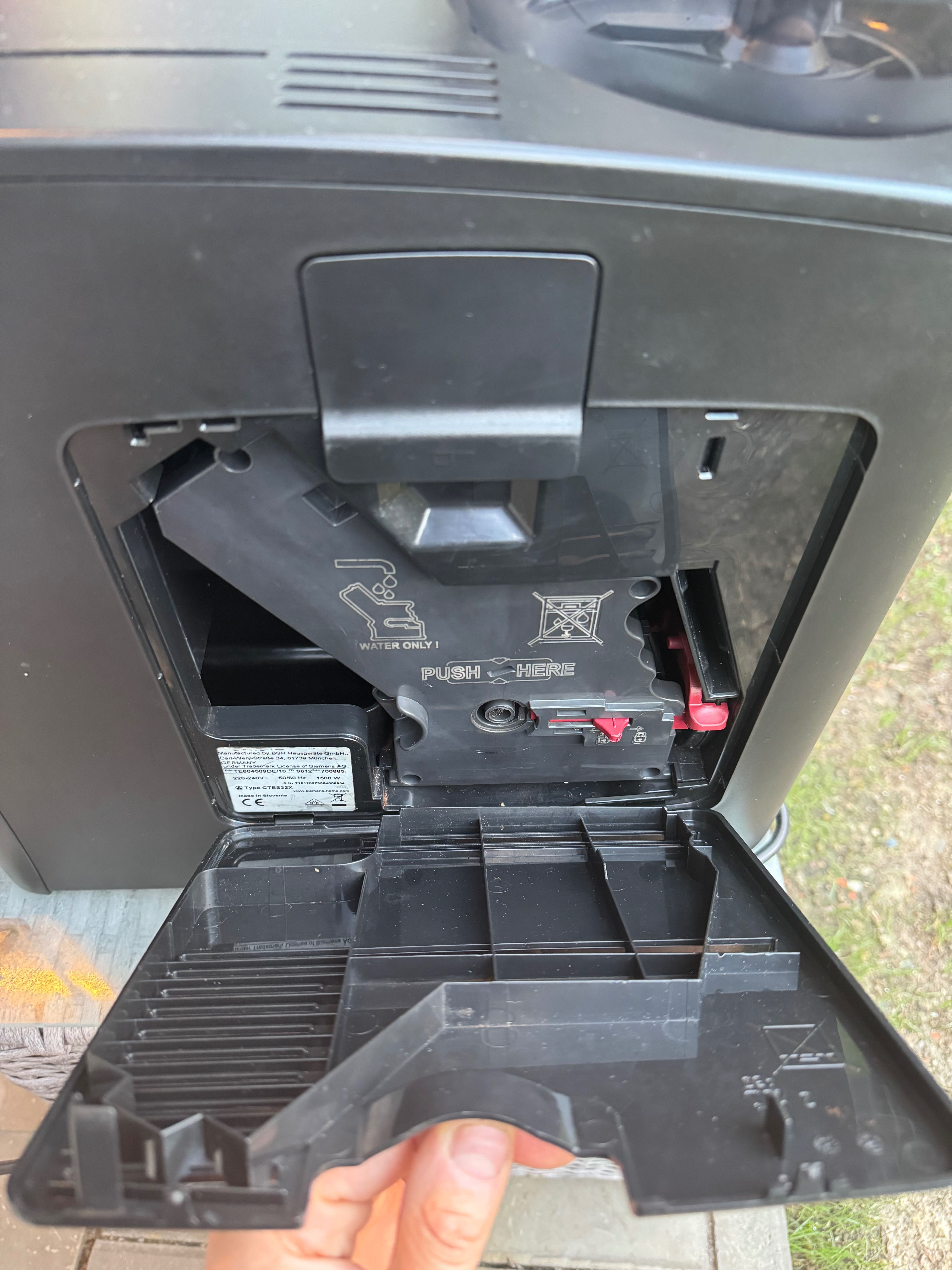 Automatyczny ekspres ciśnieniowy do kawy Siemens TE654319RW