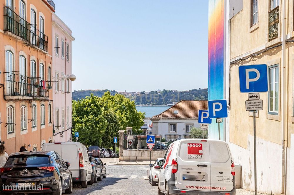 Apartamento T2 na Lapa com Vista para o Rio Tejo