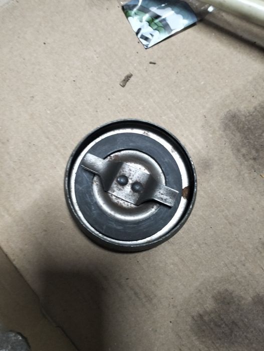 Кришка бензобаку москвич