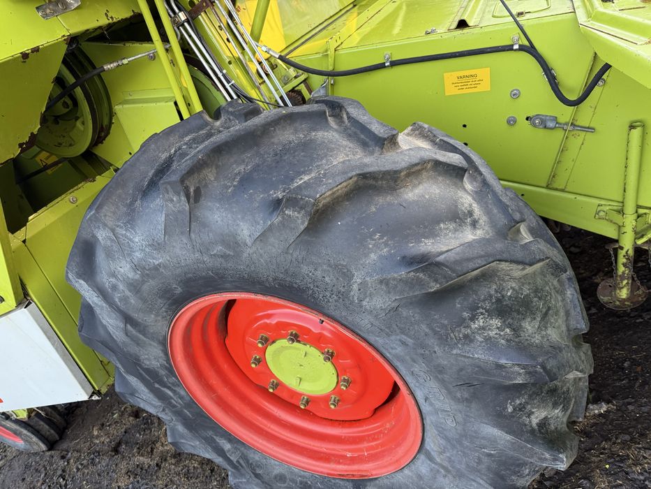 Комбайн зернозбиральний Claas Dominator 48