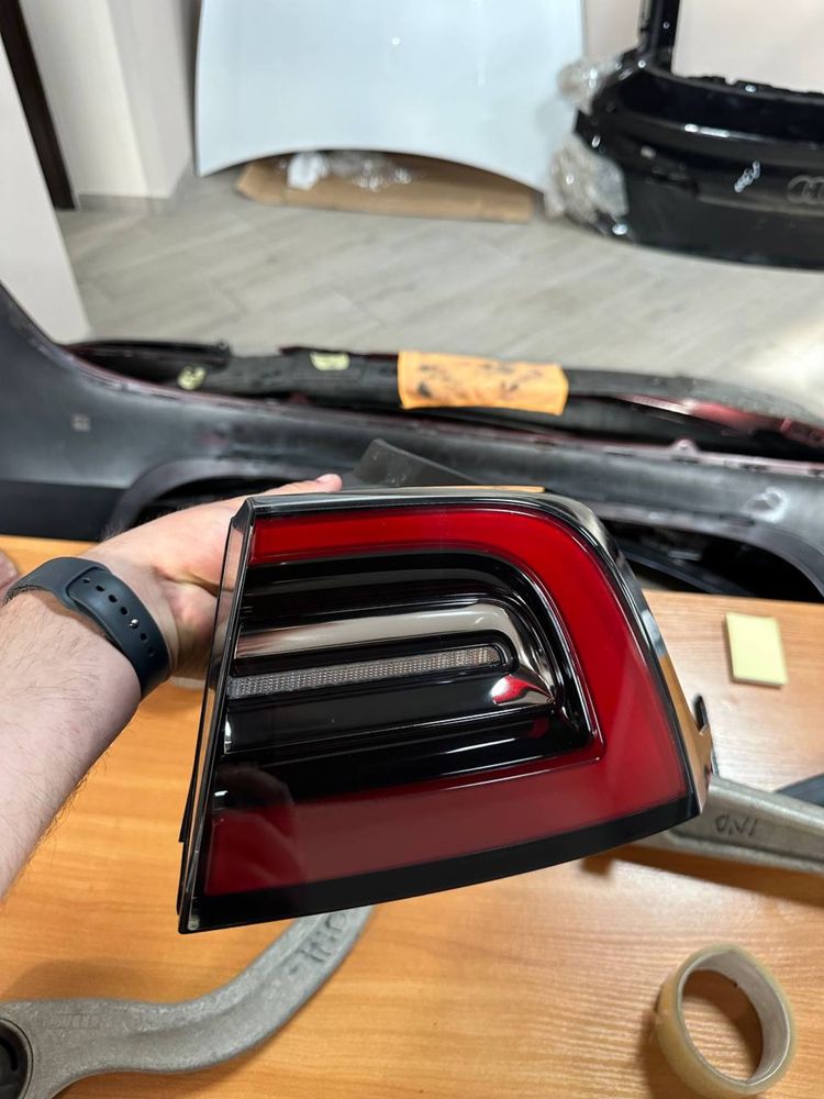 Tesla Model 3 Y - фонарі  задні - рест дорест (3 4 pin)
