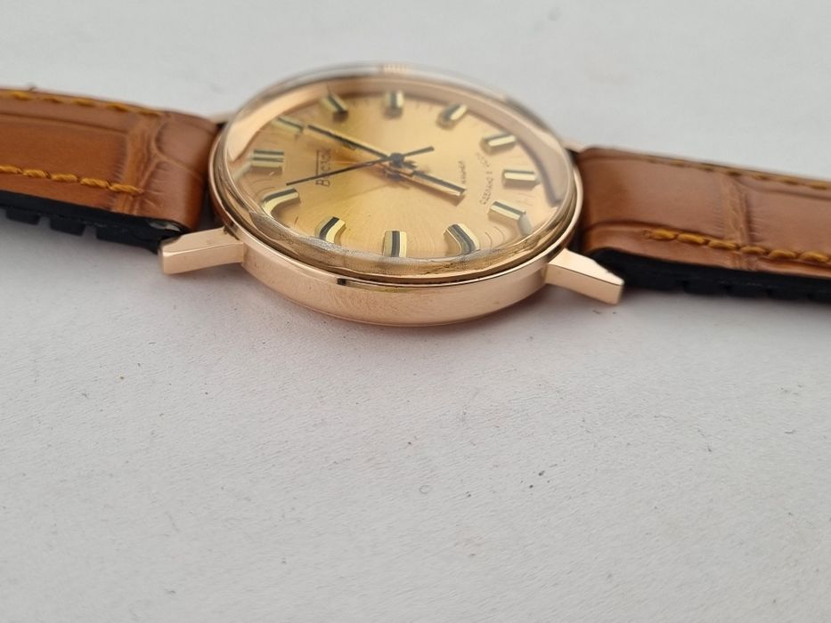 Золотые часы Восток