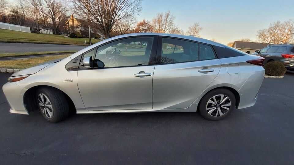 2017 Toyota Prius Advance