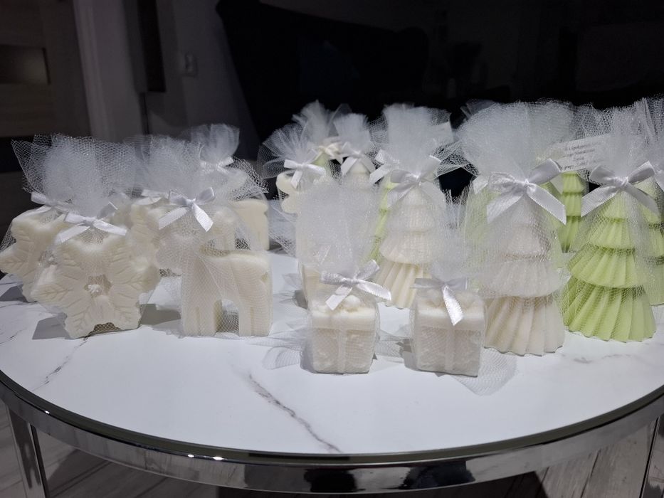 Świąteczne świeczki prezent upominek pod choinkę dekoracja Bożego Naro