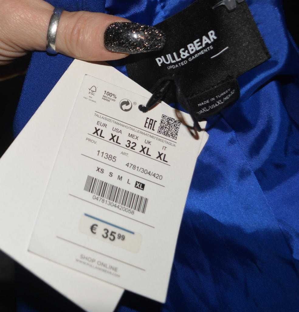 Krótki kobaltowy żakiet Pull&Bear XL