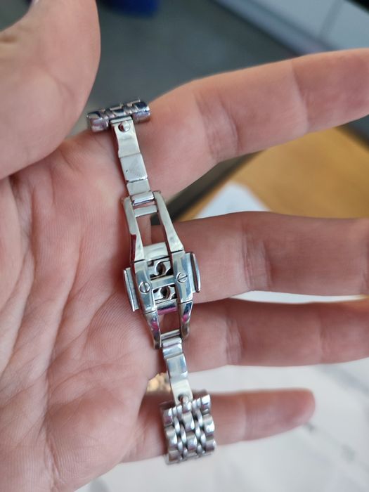 Продам милые женские часики Armani оригинал на гарантии!
