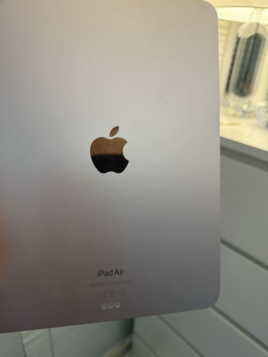 Tablet  iPad APPLE z 2024 jak nowy nie ma śladów użytkowania