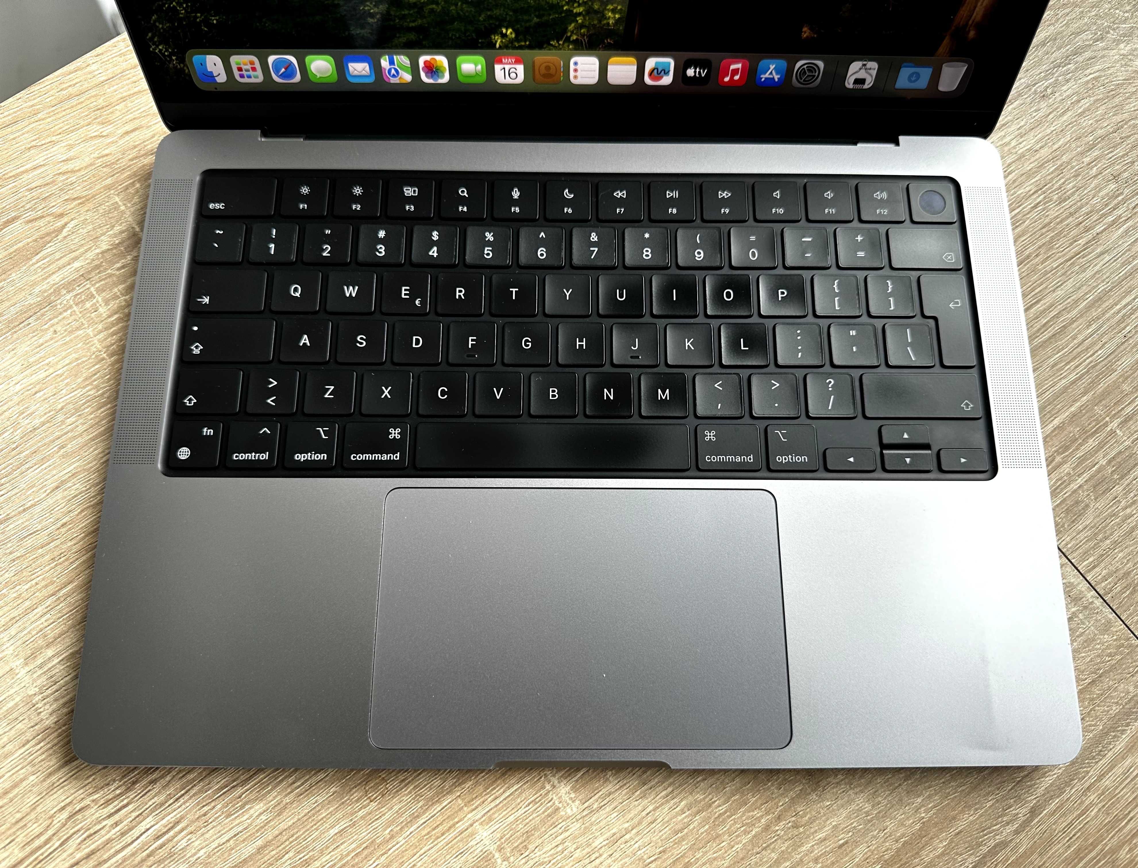 Macbook Pro 14 , M1 Pro , 16GB RAM , 512GB SSD