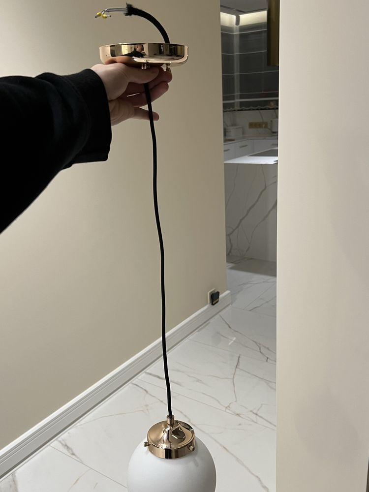 Wisząca lampa kula