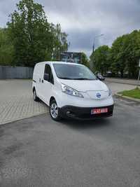 Продам Nissan e-NV200