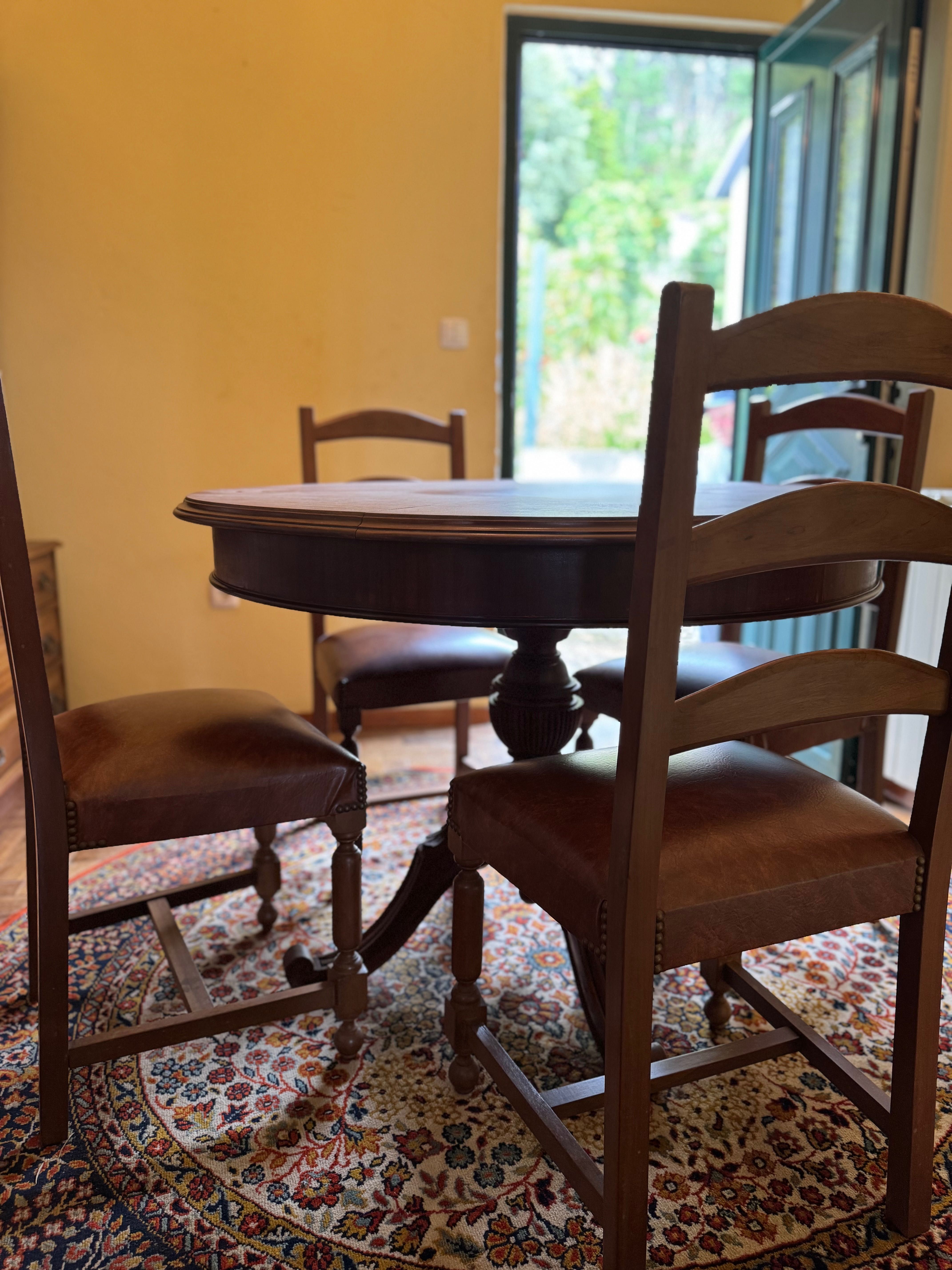 Mesa jantar redonda com 4 cadeiras