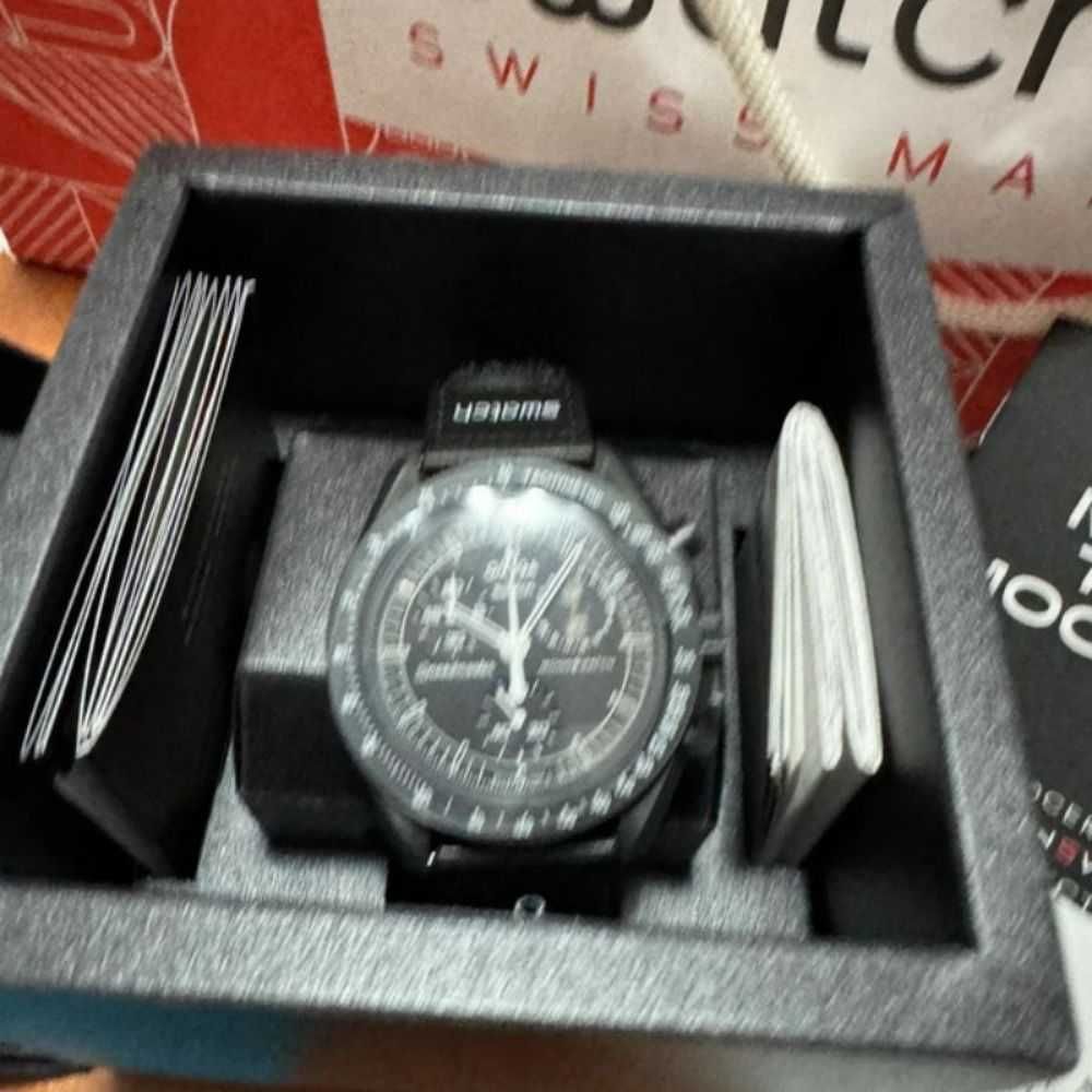 Limitowana Omega x Swatch SO33B700 z Snoopy