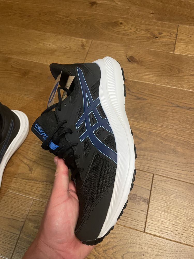 Кросівки Asics