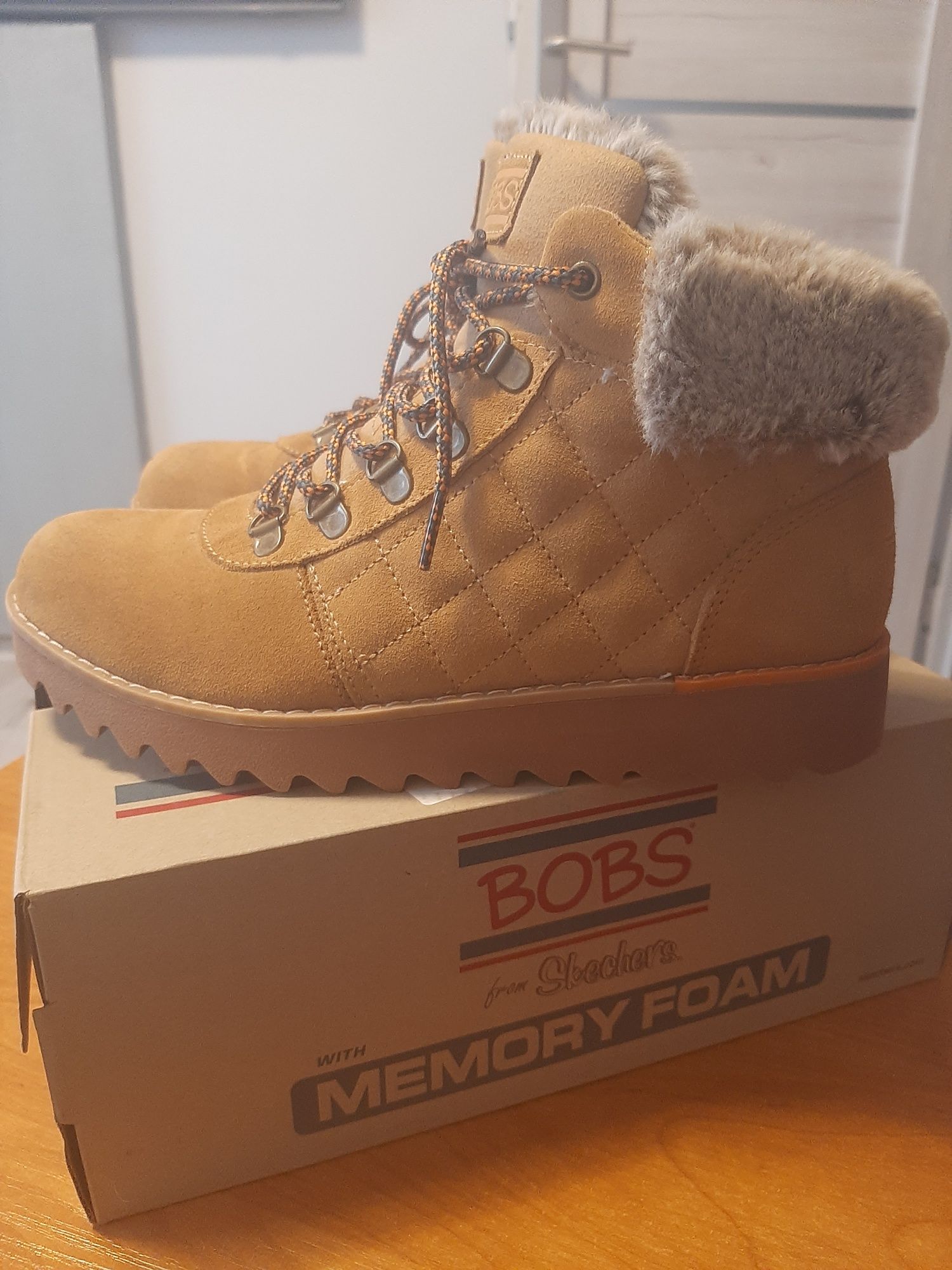 Buty za kostkę jesienno zimowe  Bobs from  Skechers  rozmiar 39