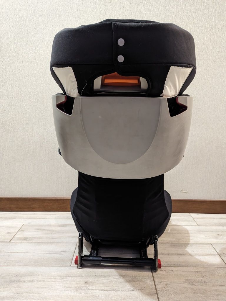 Продам дитяче автокрісло Cybex Solution X-Fix