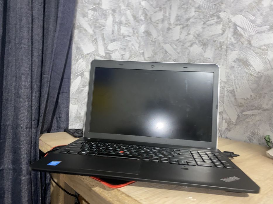 Ноутбук Lenovo ThinkPad з intel core i3