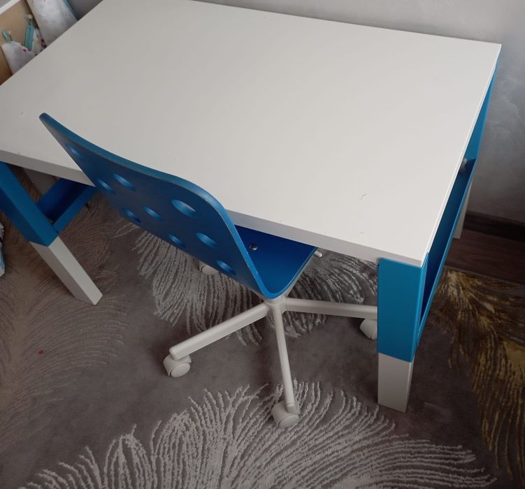 Biurko łózko krzesło dziecięce