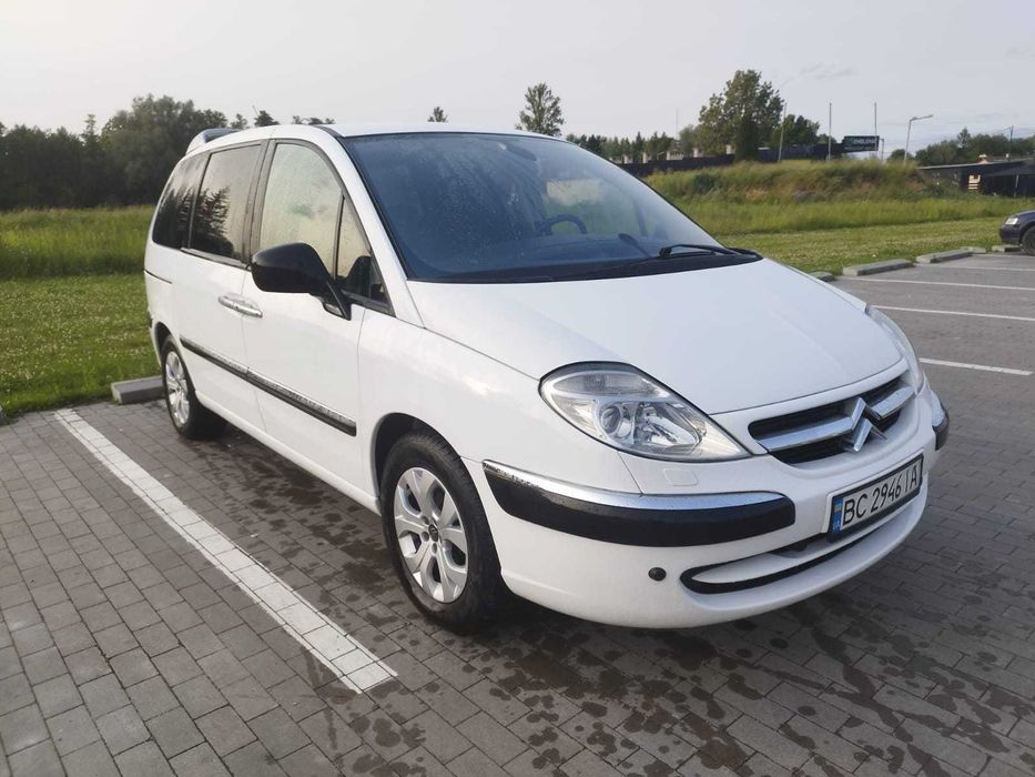 Citroen C8. ( Мінівен)