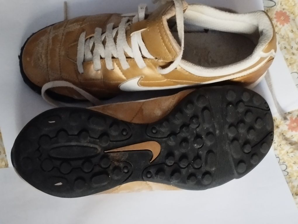 Chuteiras futebol criança usadas Nike, adidas e puma