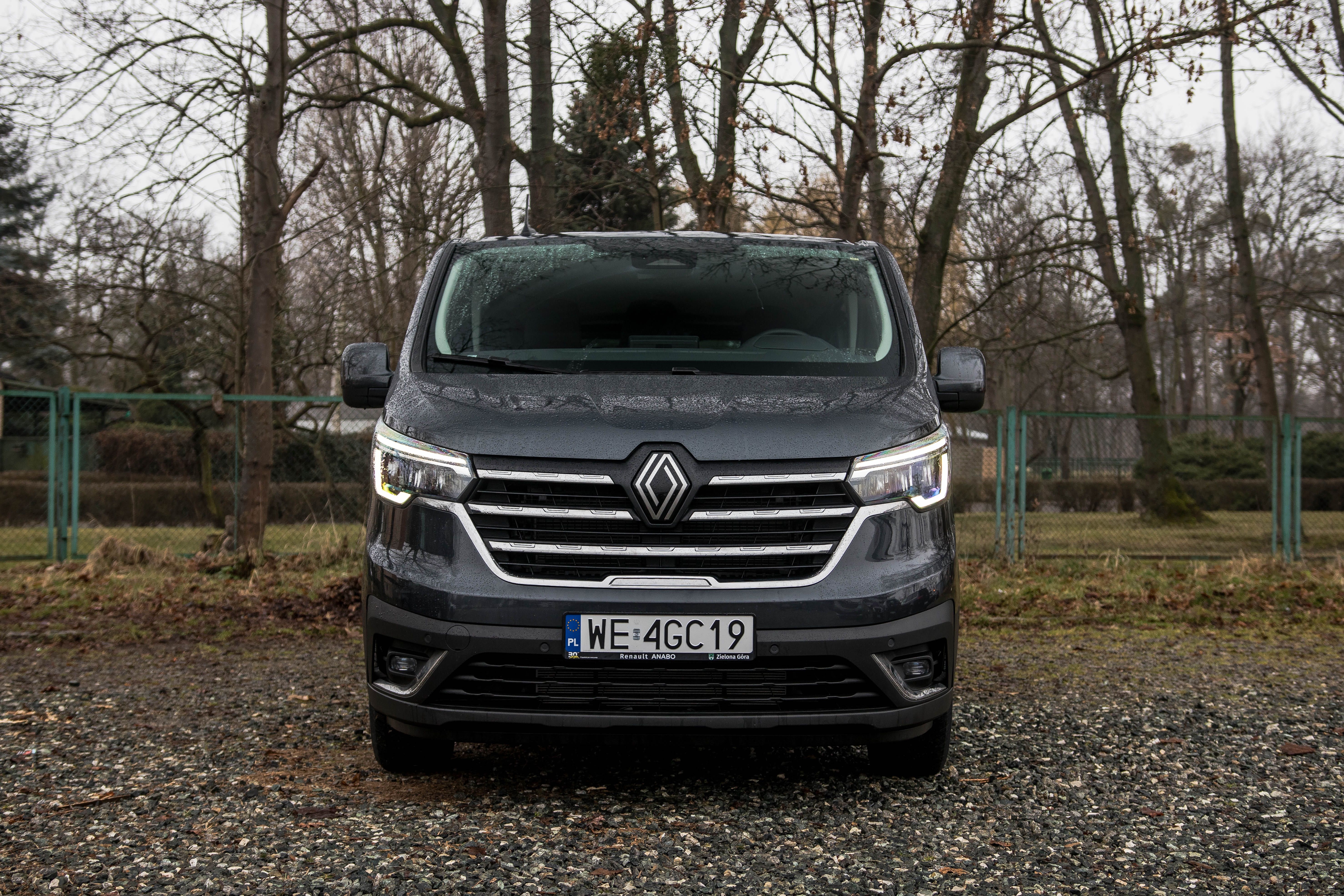 Wynajem bus / busa - 9 os - Trafic, Vivaro, Custom