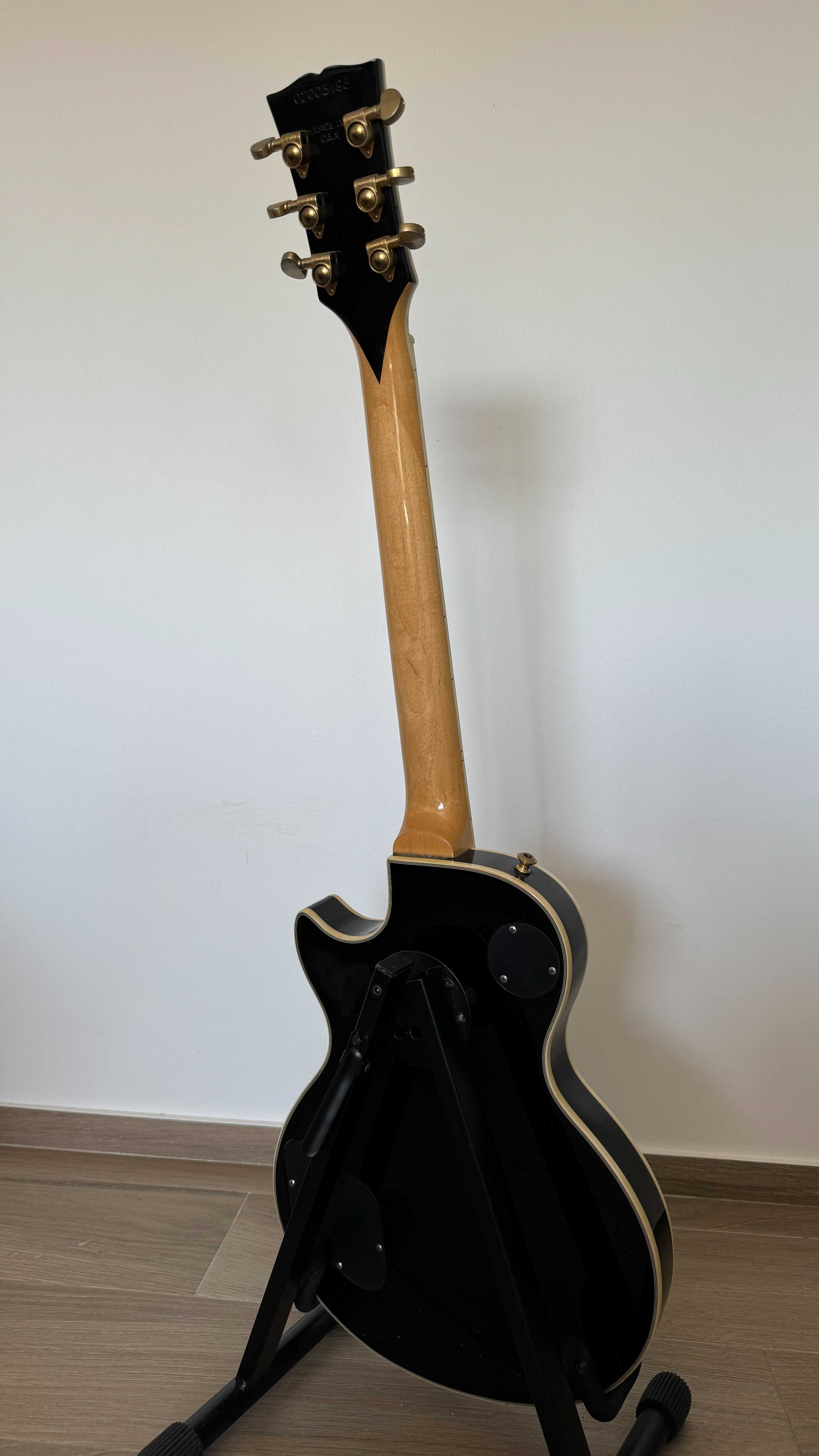Gibson Les Paul Custom (réplica) com hardcase