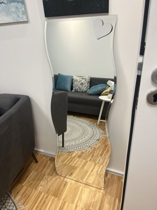 Oddam używane lustro