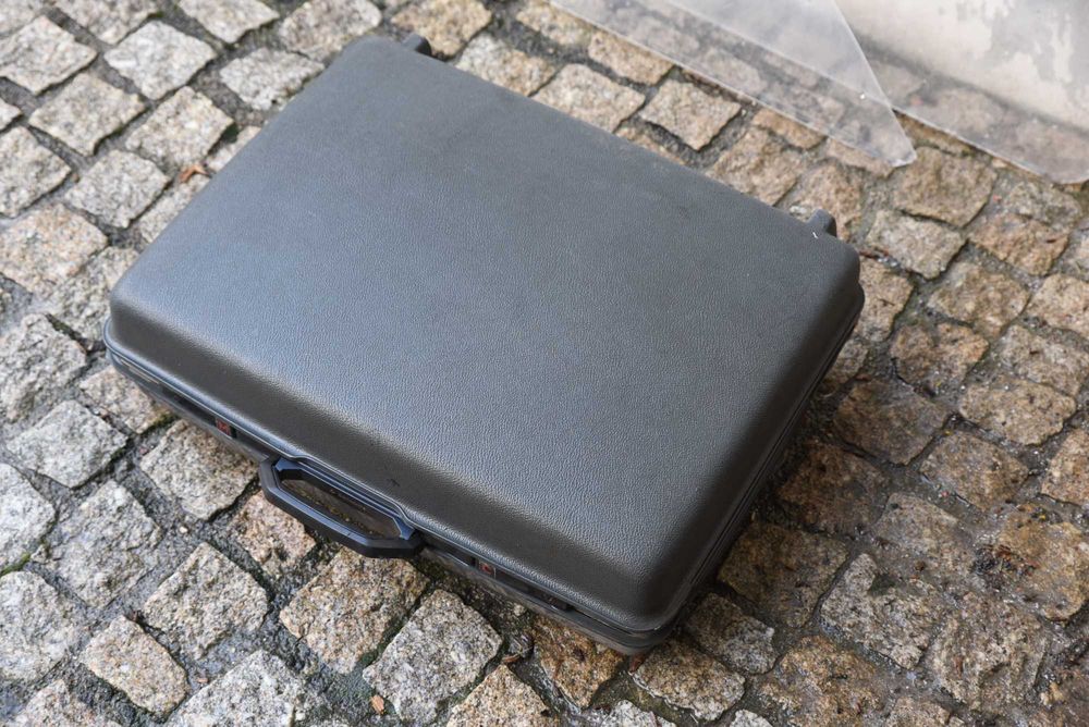 Mala Sansonite com rodas e chaves