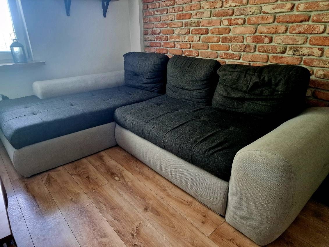 Narożnik z funkcją spania. Schowki, używana
