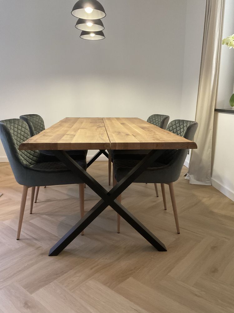 Sprzedam stół dębowy. 2m/94 cm