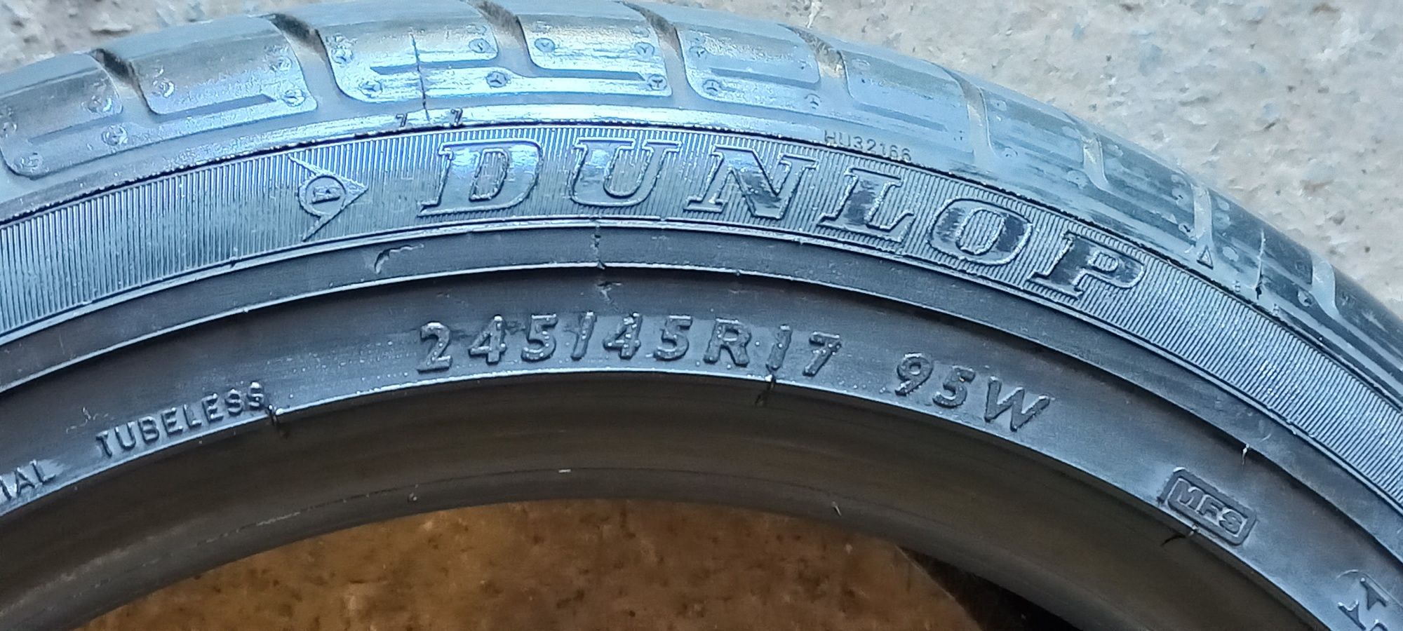 245/45R17 Dunlop  шина 1шт