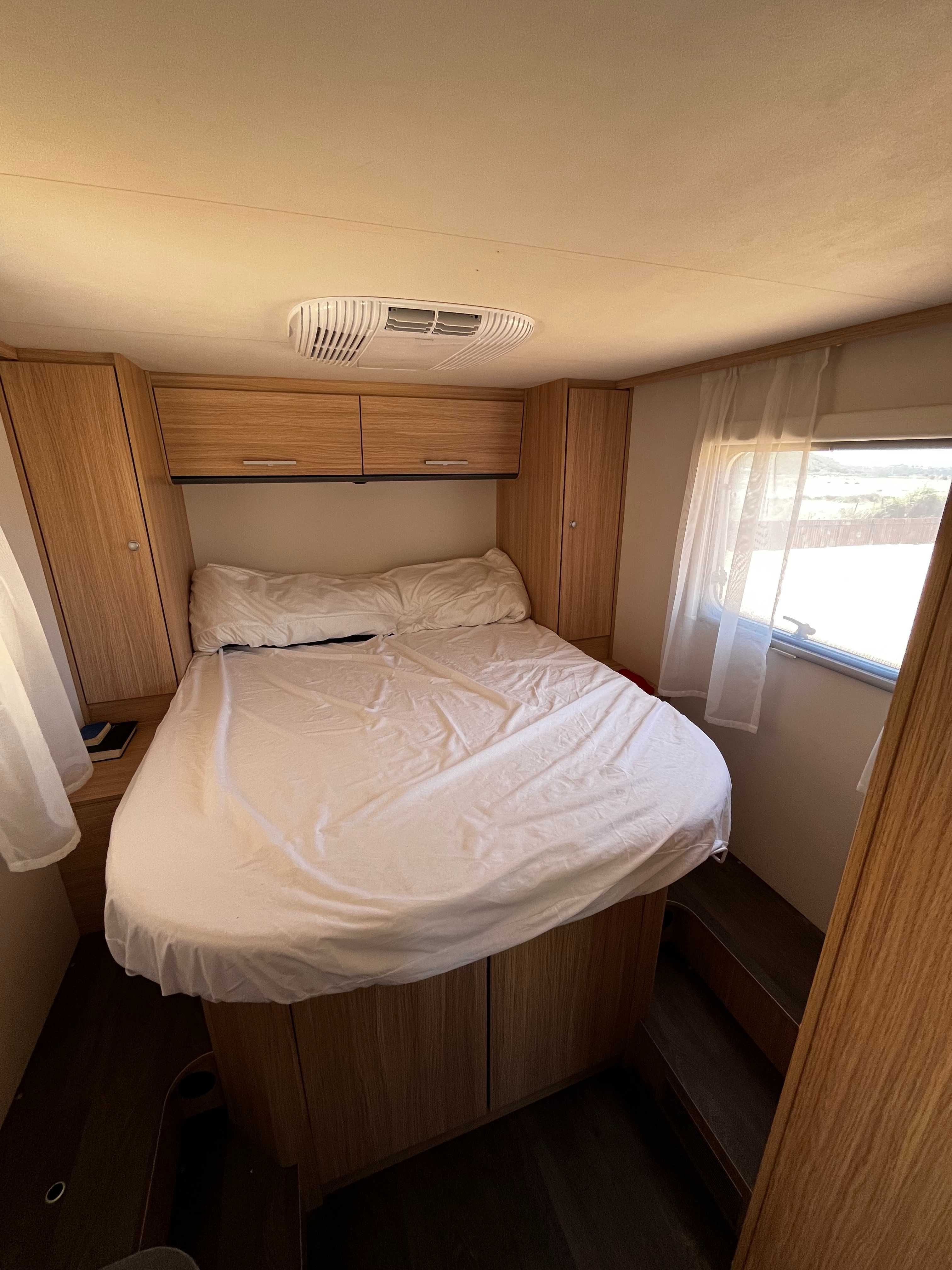 Autocaravana Sunlight V69 - Fiat Ducato 2021 com apenas 25.000 km
