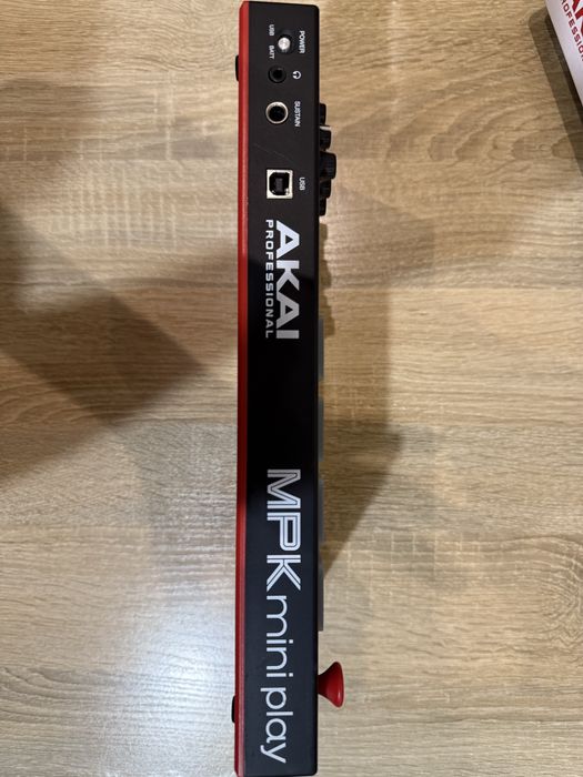 MIDI-клавіатура — AKAI MPK Mini Play