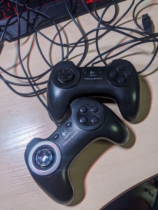 Продам два джойстика Logitech precision