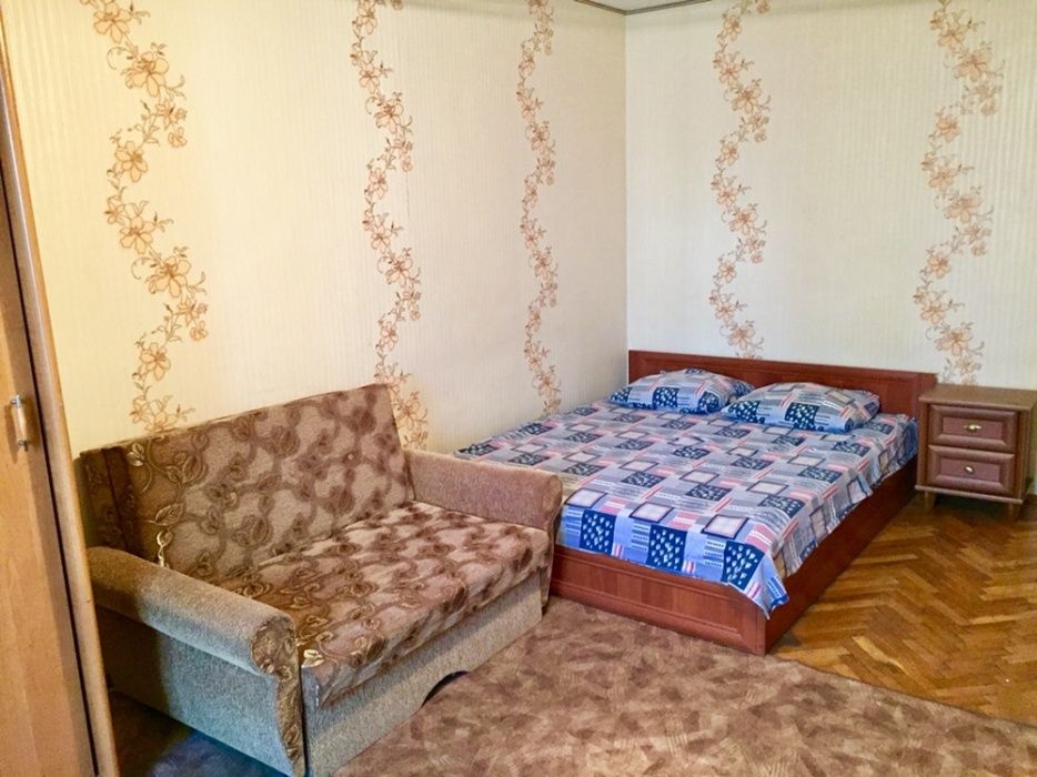 ст.м.Лук'янівська 5 хв., інститут нейрохірургії ім.Ромоданова 2 хв.