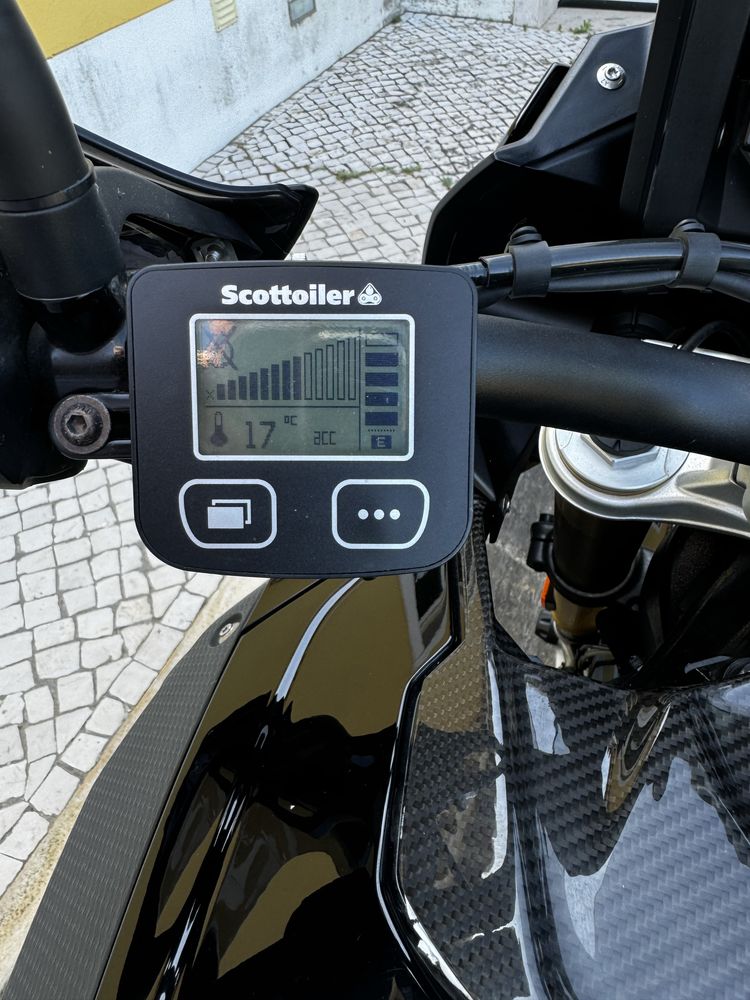 BMW S1000XR Triple Black