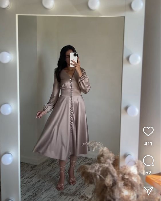 Продається атласна сукня