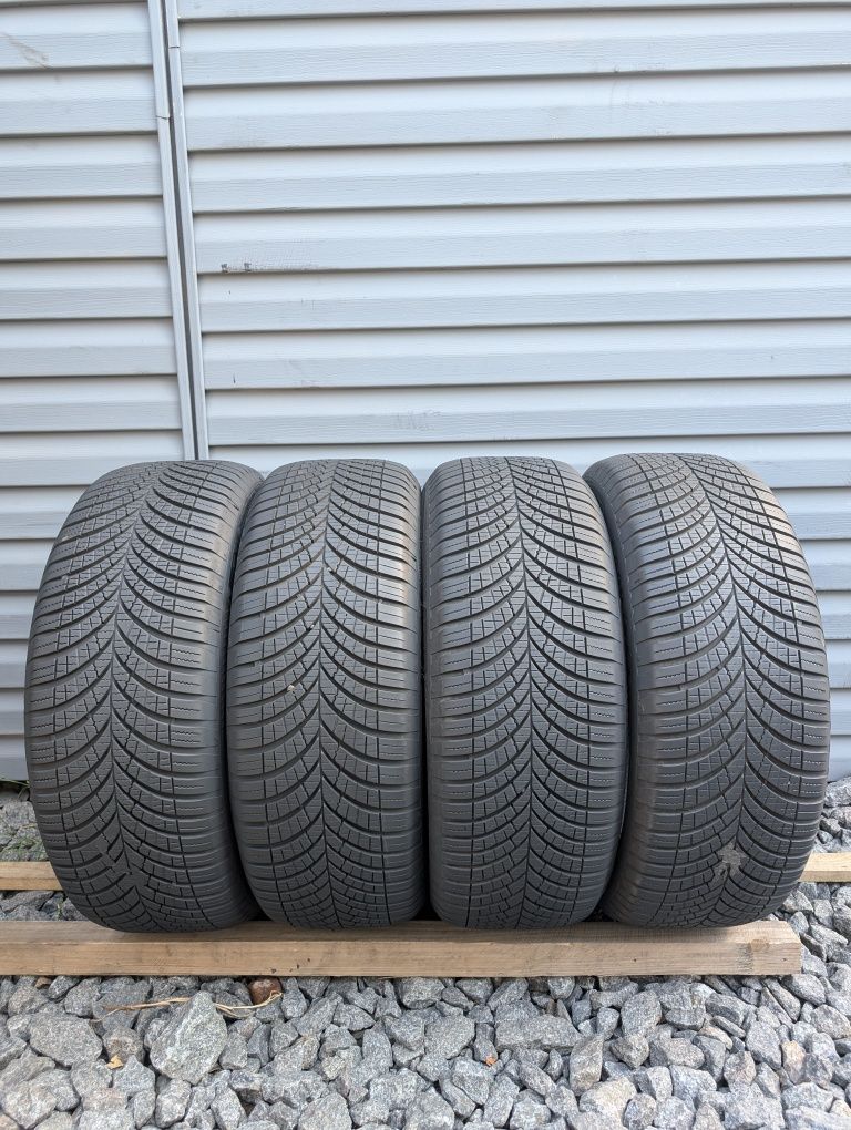 Комплект всесезонніх шин Goodyear 225/55 R18 225*55 18 Vector 4 season
