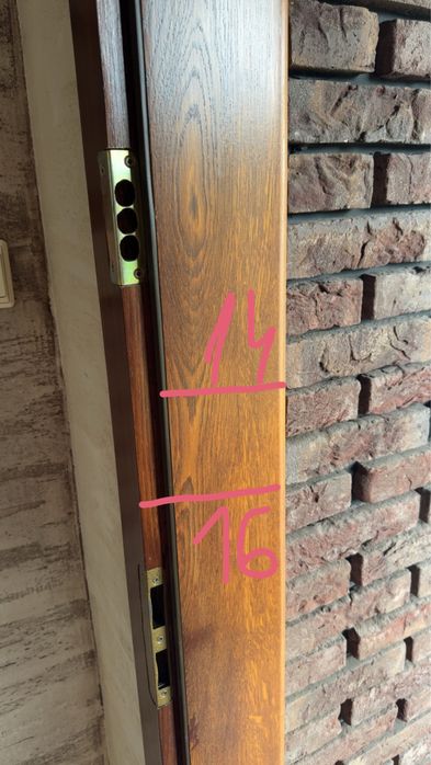 Dębowe drzwi frontowe z witrażem