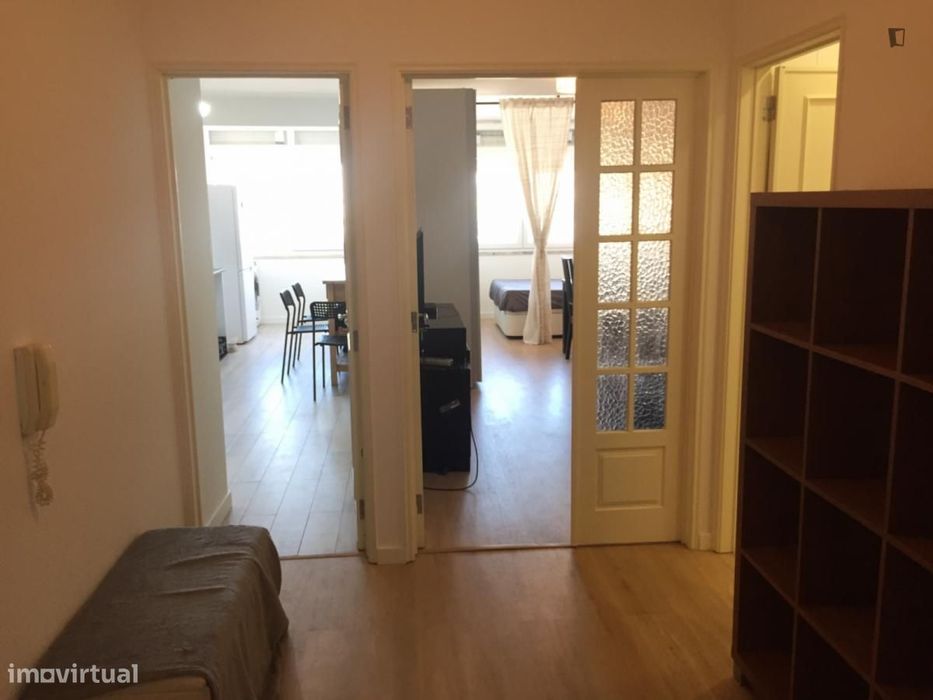 Quarto - localizado em Alvalade Lisbon