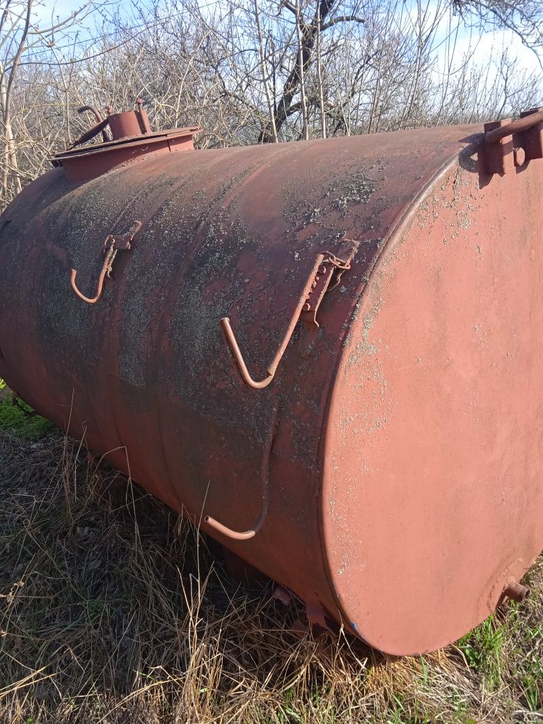 Продам бочку 3кубову