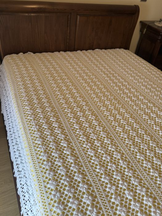 Colcha de renda feita a mao