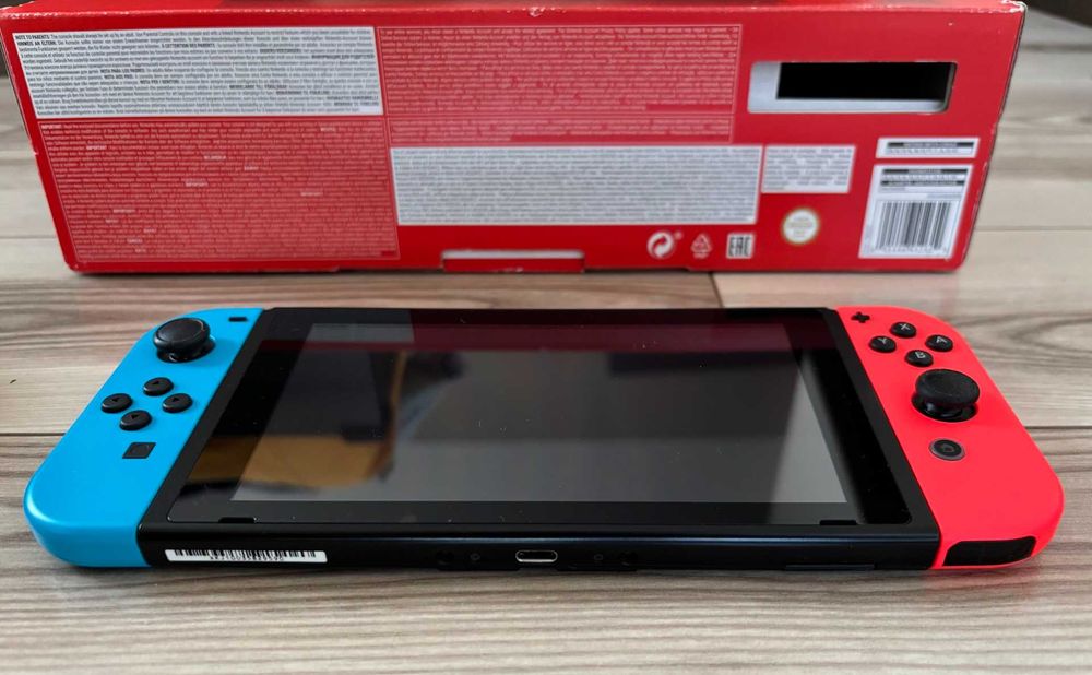 Konsola Nintendo SWITCH V2 komplet, pudełko, ładna