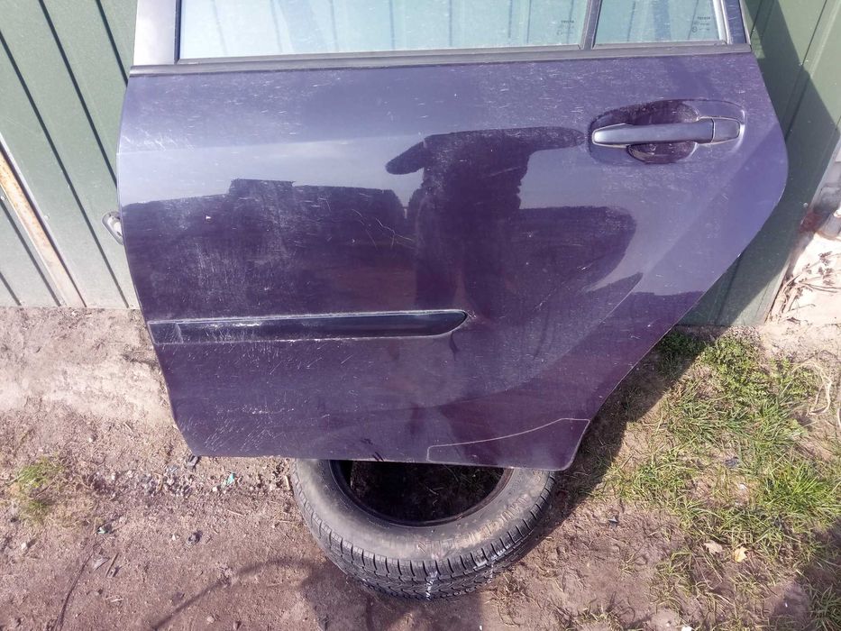 TOYOTA VERSO 09-18 drzwi lewy tył kolor 9ak fioletowy