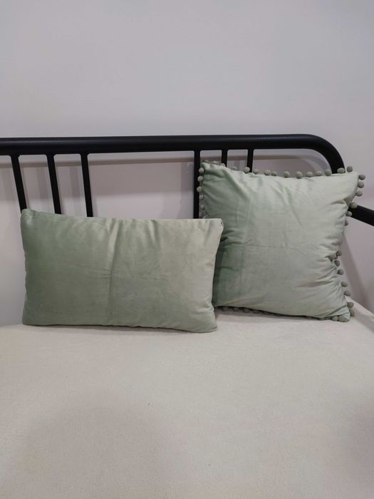 2 capas decorativas para almofada. Novas. Tamanhos 45x45 e 30x50